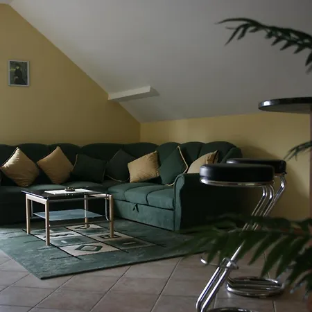 Justina Guest house