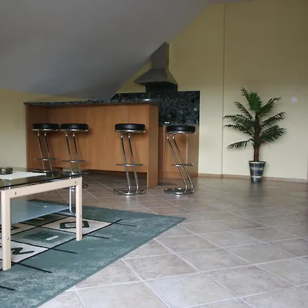 Justina Guest house *