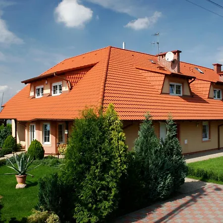 Justina Guest house *
