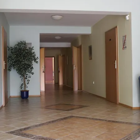 Justina Guest house *